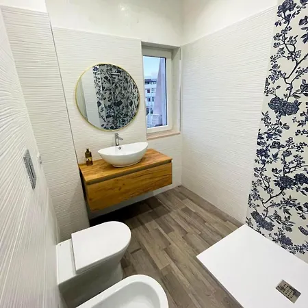 Vincent House Apartment